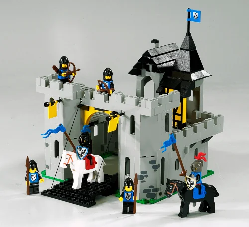 LEGO 10039-1 Black Falcon's Fortress — 430 pieces, released 2002