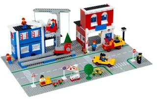 LEGO 10041-1 Main Street — 640 pieces, Town theme