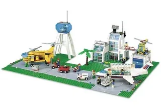 LEGO 10159-1 City Airport — 914 pieces, released 2004