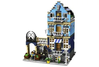 LEGO 10190-1 Market Street — 1250 pieces, released 2007