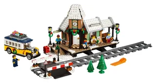 LEGO 10259-1 Winter Village Station — 902 pieces, released 2017