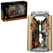 Sherlock Holmes: Book Nook - View 3