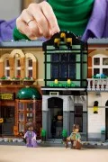 Sherlock Holmes: Book Nook - View 4