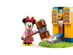 Mickey, Minnie and Goofy's Fairground Fun - View 4