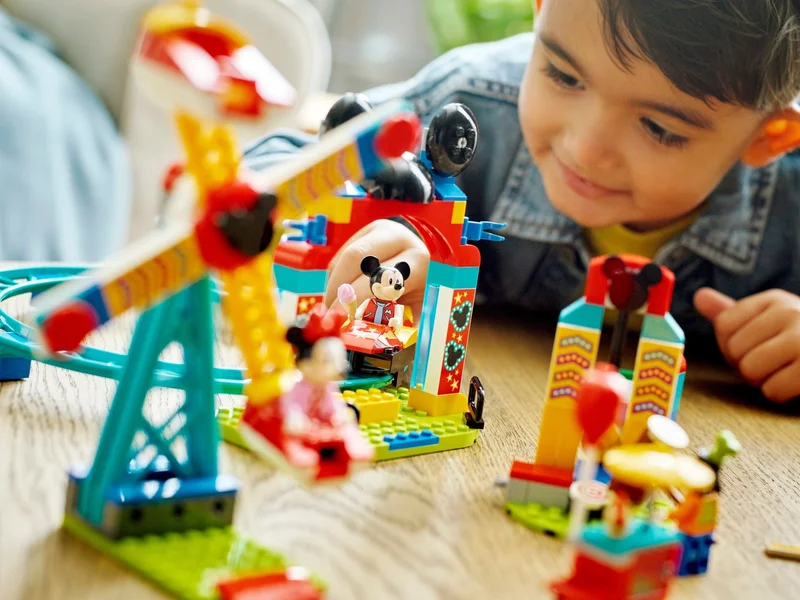 Mickey, Minnie and Goofy's Fairground Fun - View 8