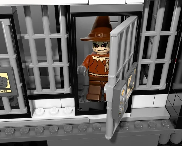 Batman: Arkham Asylum Breakout - View 8