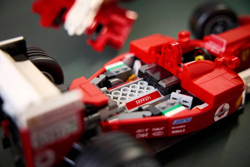 Ferrari F2004 & Michael Schumacher - View 6