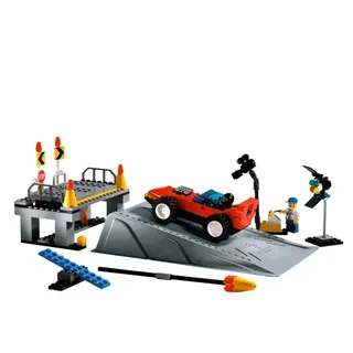 LEGO 1353-1 Car Stunt Studio — 168 pieces, Studios theme