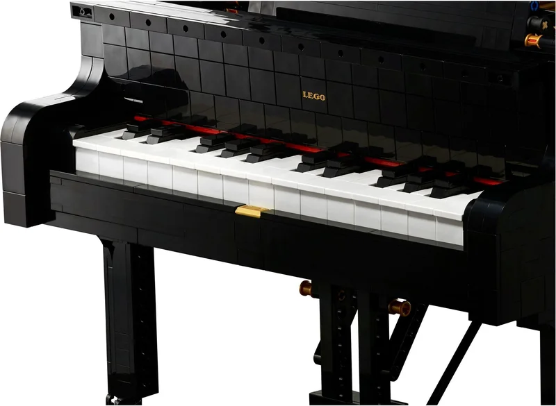 Grand Piano - View 6