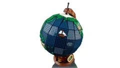The Globe - View 3