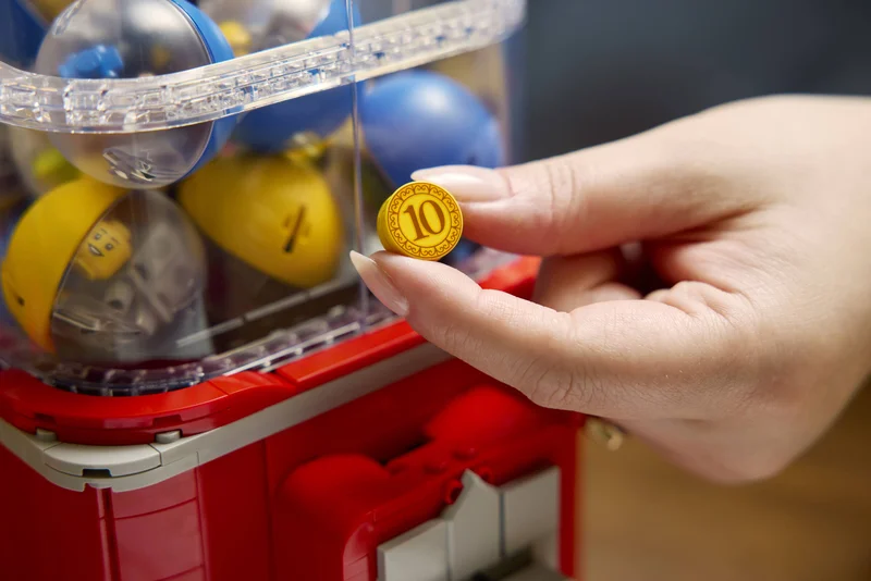 Minifigure Vending Machine - View 9