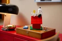 Peanuts: Snoopy's Doghouse - View 9