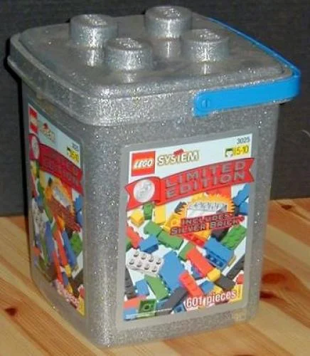 LEGO 3025-1 25th Anniversary Silver Bucket — 601 pieces, Universal Building Set theme
