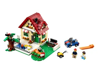 LEGO 31038-1 Changing Seasons — 536 pieces, released 2015