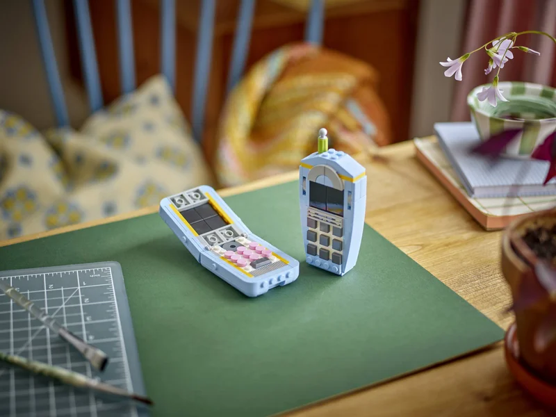 Retro Telephone - View 9