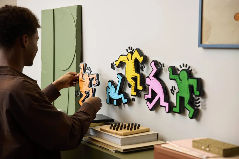 Keith Haring - Dancing Figures - View 8