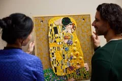 Gustav Klimt – The Kiss - View 8