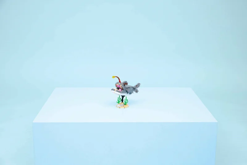 Fierce Shark with a Treasure Chest - View 8