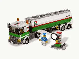 LEGO 3180-1 Tank Truck — 222 pieces, released 2010