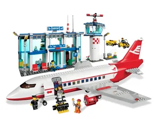 LEGO 3182-1 Airport — 705 pieces, released 2010