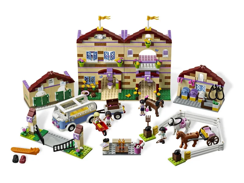 LEGO 3185-1 Summer Riding Camp — 1160 pieces, released 2012