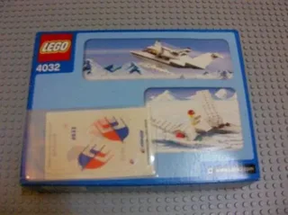 LEGO 4032-12 Passenger Plane - Malaysian Air Version — 157 pieces, Town theme
