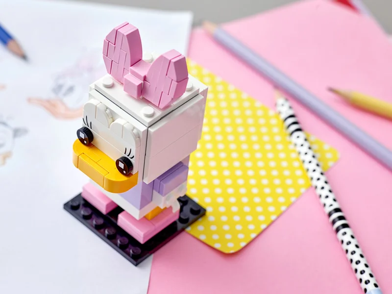 Daisy Duck - View 5