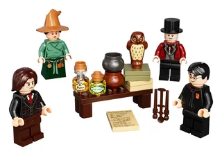 LEGO 40500-1 Wizarding World Minifigure Accessory Set — 33 pieces, Harry Potter theme