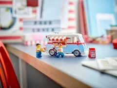 Retro Food Truck - View 4