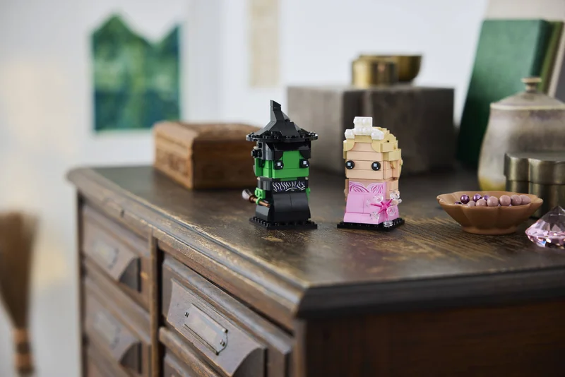 Elphaba & Glinda Figures - View 5