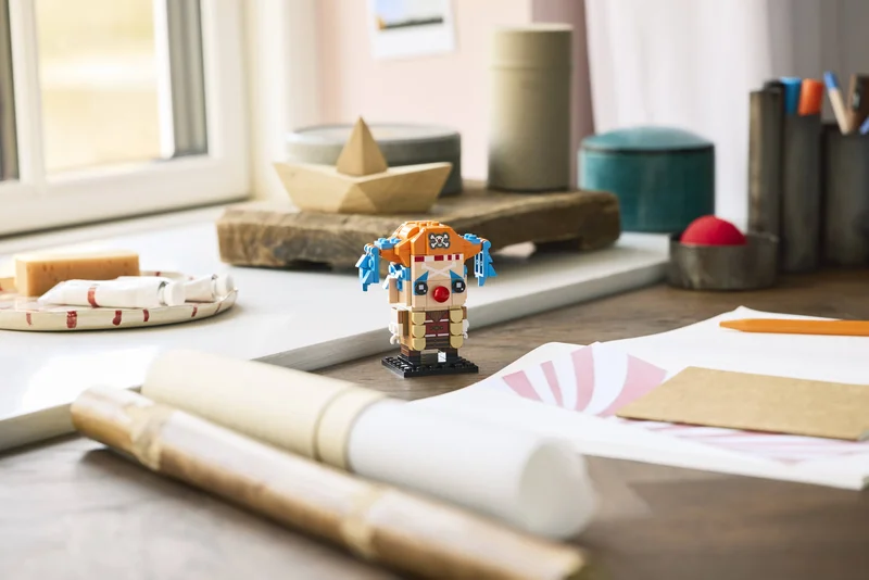 Buggy the Clown Figure - View 5