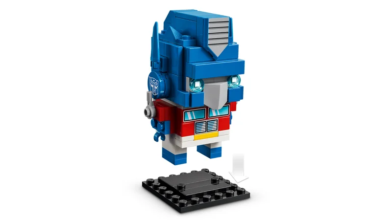 Optimus Prime Robot & Vehicle - View 4