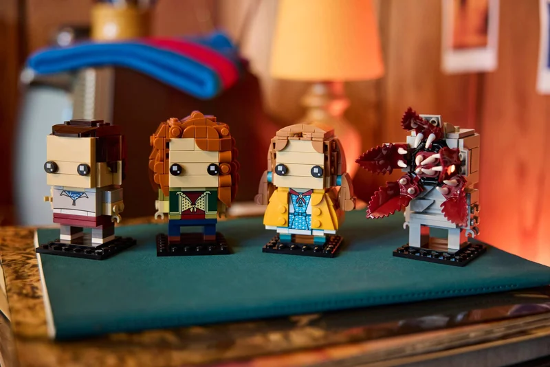 Eleven, Max, Demogorgon and Holly Figures - View 5