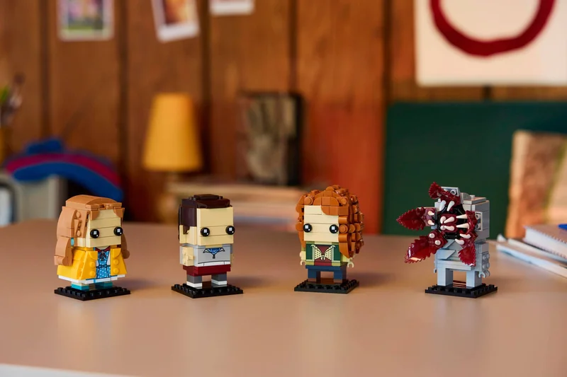 Eleven, Max, Demogorgon and Holly Figures - View 8