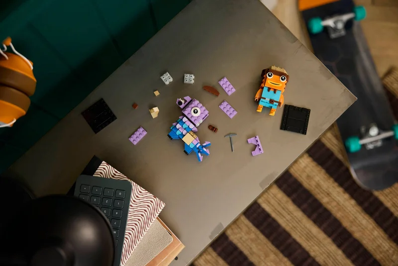 Supply Llama & Fishstick Figures - View 4