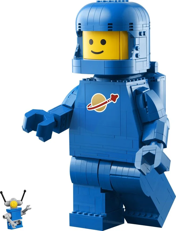 LEGO 40921-1 Up-Scaled Blue Astronaut Minifigure — 793 pieces, Other theme