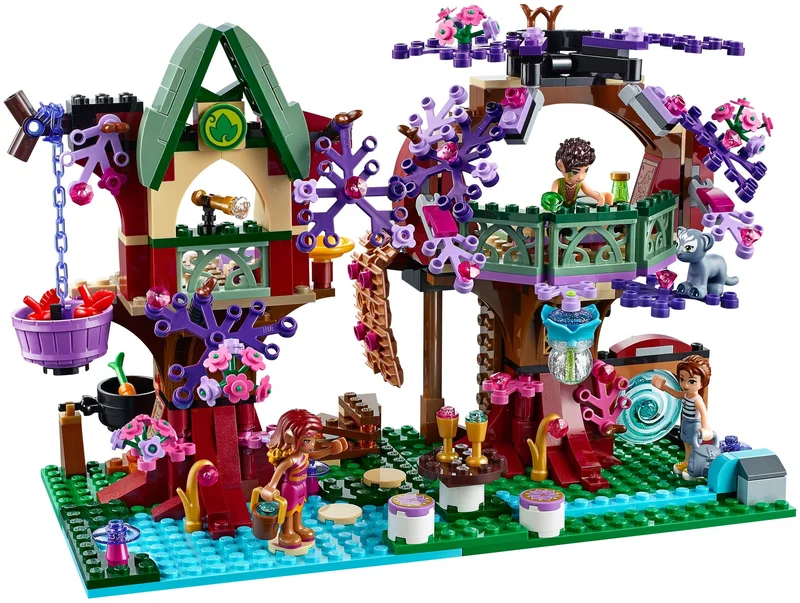 The Elves' Treetop Hideaway - View 3