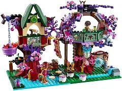 The Elves' Treetop Hideaway - View 3