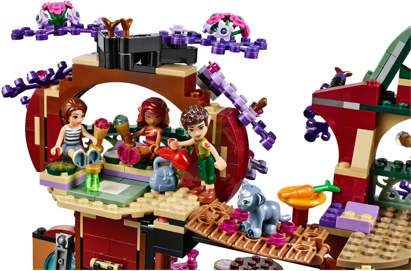 The Elves' Treetop Hideaway - View 4
