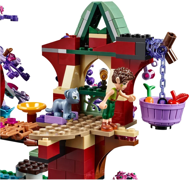 The Elves' Treetop Hideaway - View 5