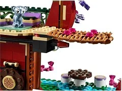 The Elves' Treetop Hideaway - View 6