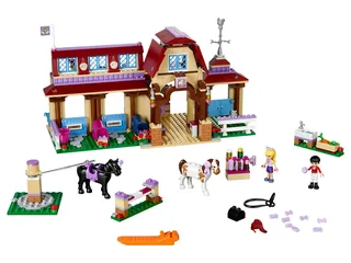LEGO 41126-1 Heartlake Riding Club — 590 pieces, released 2016