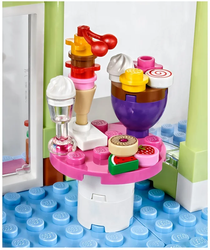Heartlake Frozen Yogurt Shop - View 8