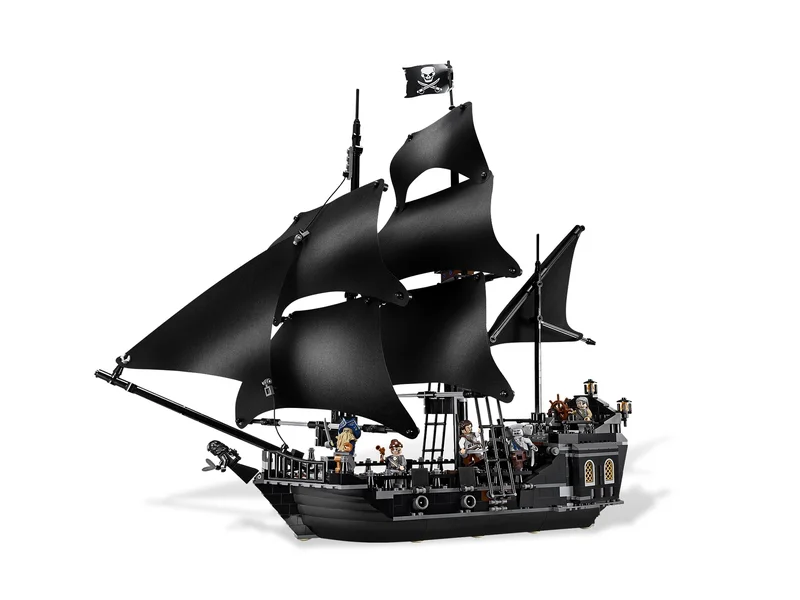 LEGO 4184-1 Black Pearl — 805 pieces, released 2011