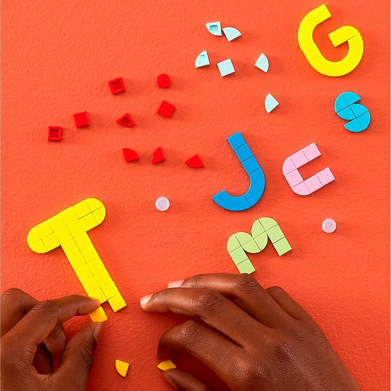 Lots of DOTS – Lettering - View 7