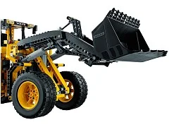 Remote-Controlled Volvo L350F Wheel Loader - View 4