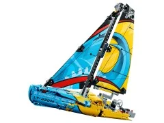 Racing Yacht - View 3