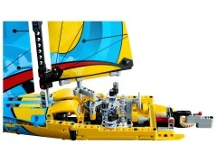 Racing Yacht - View 4