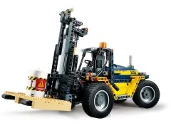 Heavy Duty Forklift - View 3