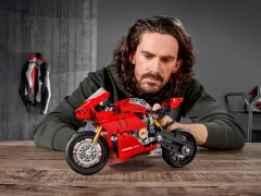 Ducati Panigale V4 R - View 3